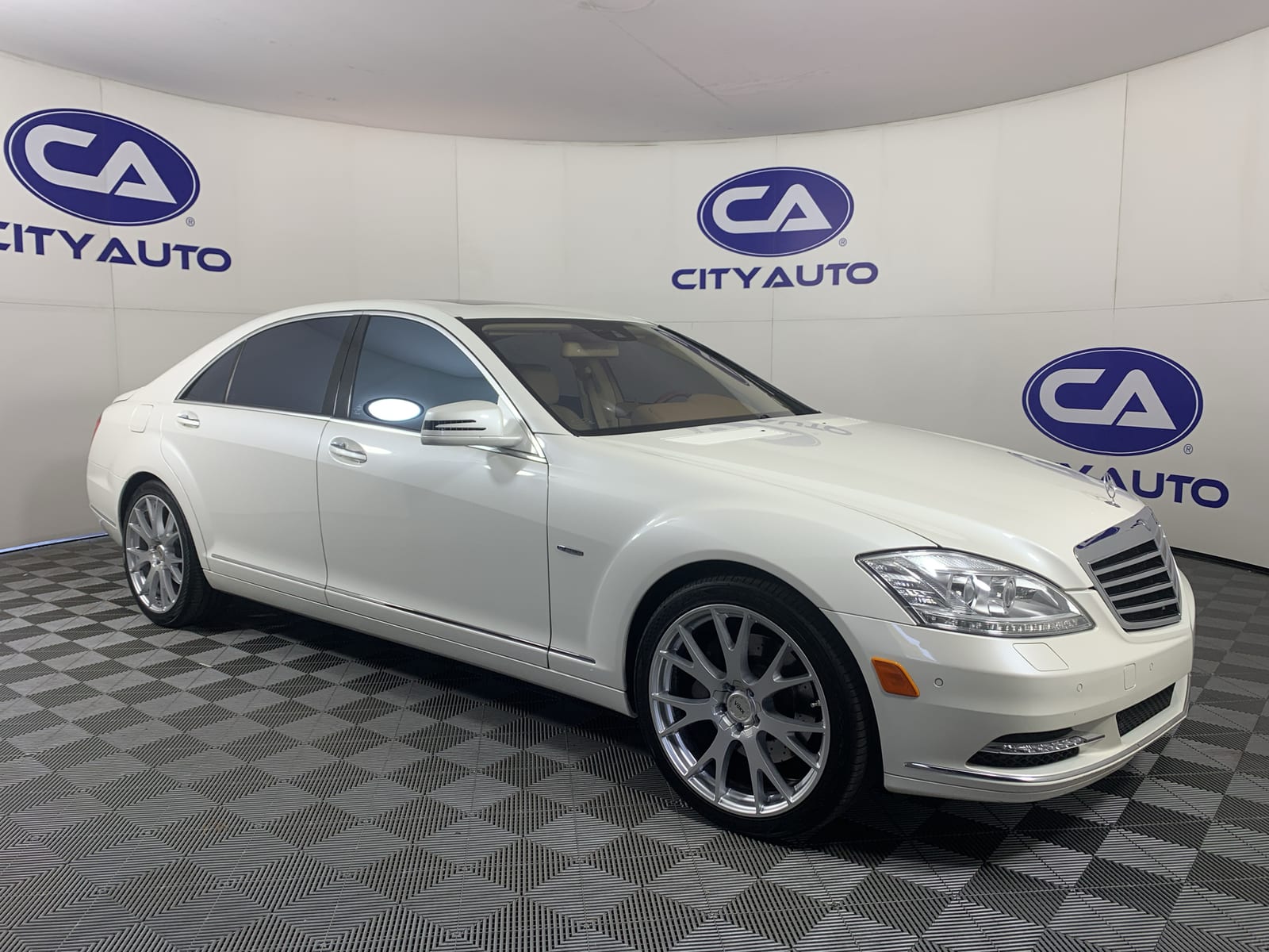 2012 Mercedes-Benz S-Class S550